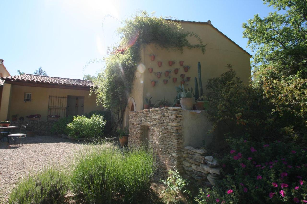 Le Mas Des Pierres Blanches Bed & Breakfast Venasque Exterior foto
