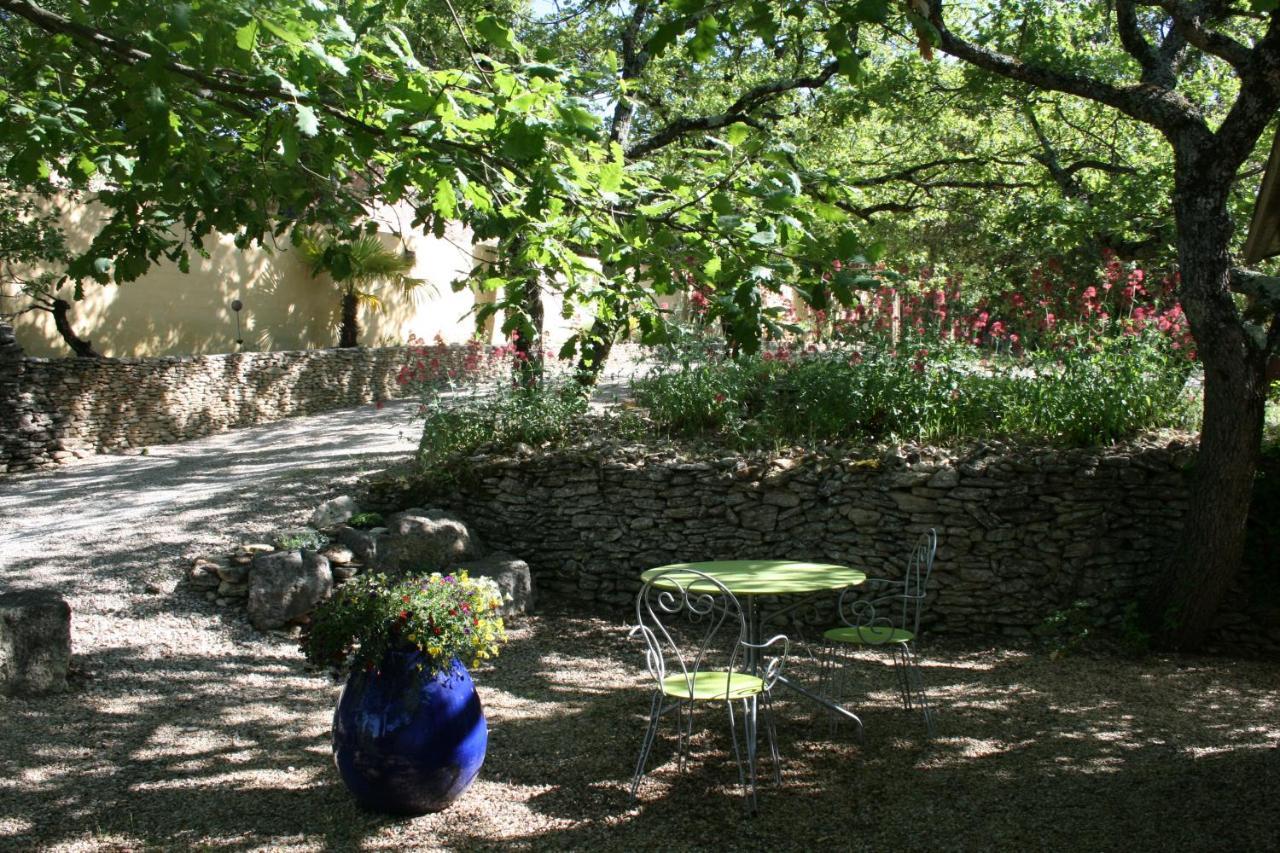 Le Mas Des Pierres Blanches Bed & Breakfast Venasque Exterior foto