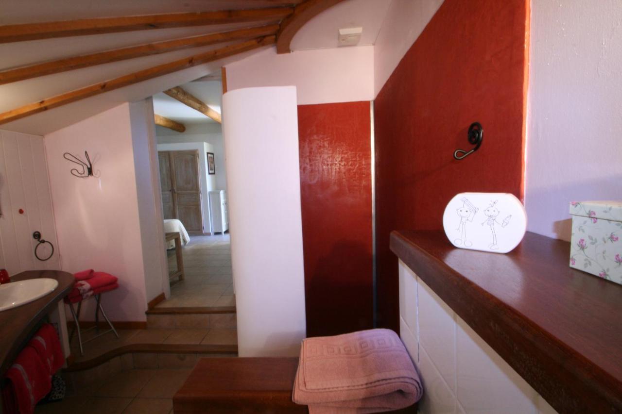 Le Mas Des Pierres Blanches Bed & Breakfast Venasque Exterior foto