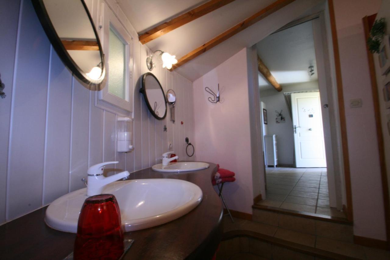 Le Mas Des Pierres Blanches Bed & Breakfast Venasque Exterior foto